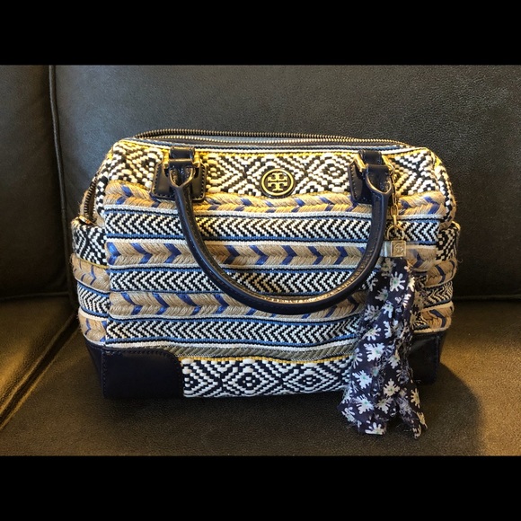 Tory Burch 3 piece luggage set - Picture 9 of 13